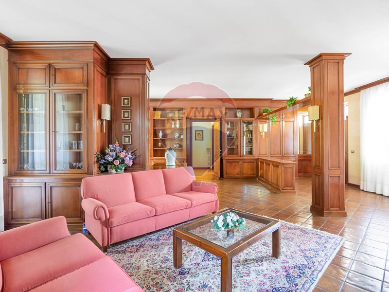 Villa in Vendita a Cerro al Lambro, 479'000&euro;, 240 m²