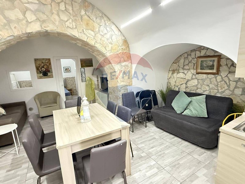 Bilocale in Vendita a Vieste, 105'000€, 61 m²