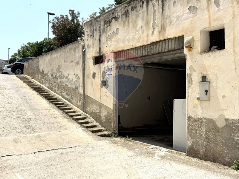 Box in Vendita a Vieste, 58'000€, 95 m²