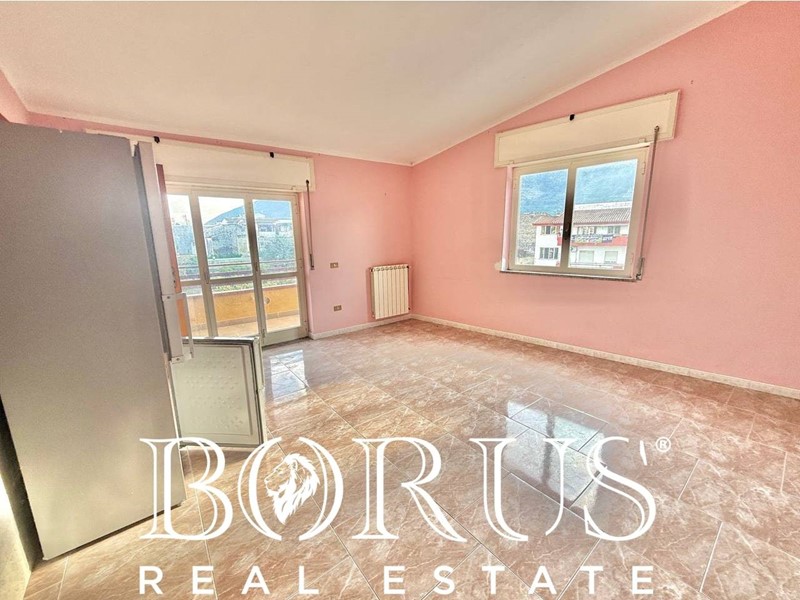 Appartamento in Vendita a Sessa Aurunca, 60'000&euro;, 122 m²