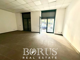 Immobile commerciale in Affitto a Teverola, 800&euro;, 70 m²