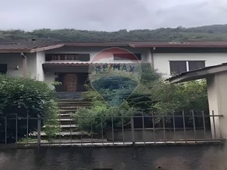 Trilocale in Vendita a Villa Carcina, 32'550&euro;, 143 m²