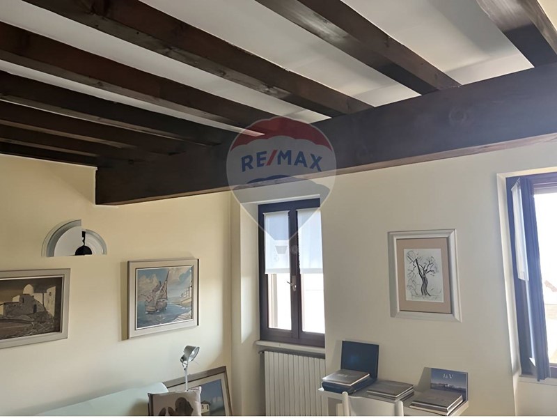 Trilocale in Vendita a Toscolano Maderno, 121'500&euro;, 74 m²