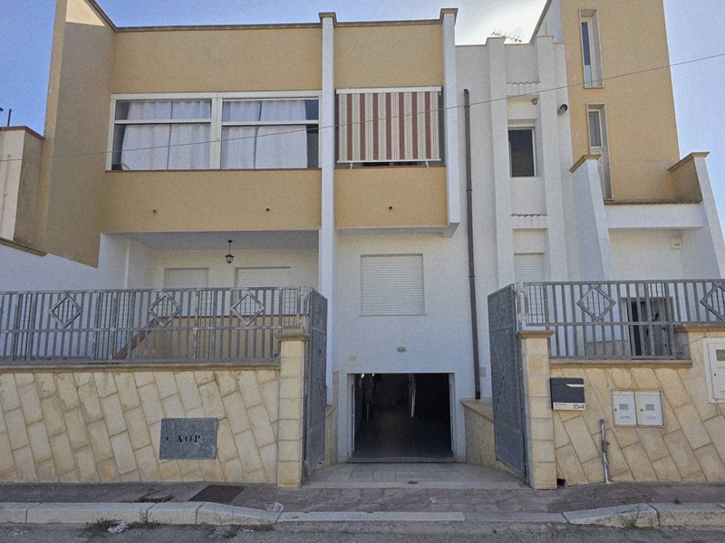 Villa in Vendita a Lizzano, 187'500€, 180 m²