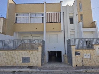 Villa in Vendita a Lizzano, 187'500€, 180 m²