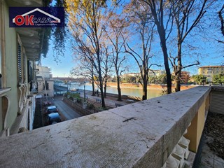 Appartamento in Affitto a Verona, 2'500€, 140 m²