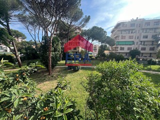 Bilocale in Vendita a Roma, 390'000€, 79 m²