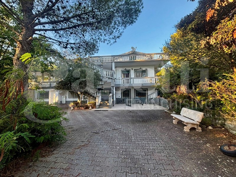 Villa bifamiliare in Vendita a Teulada, 1'100'000&euro;, 218 m²