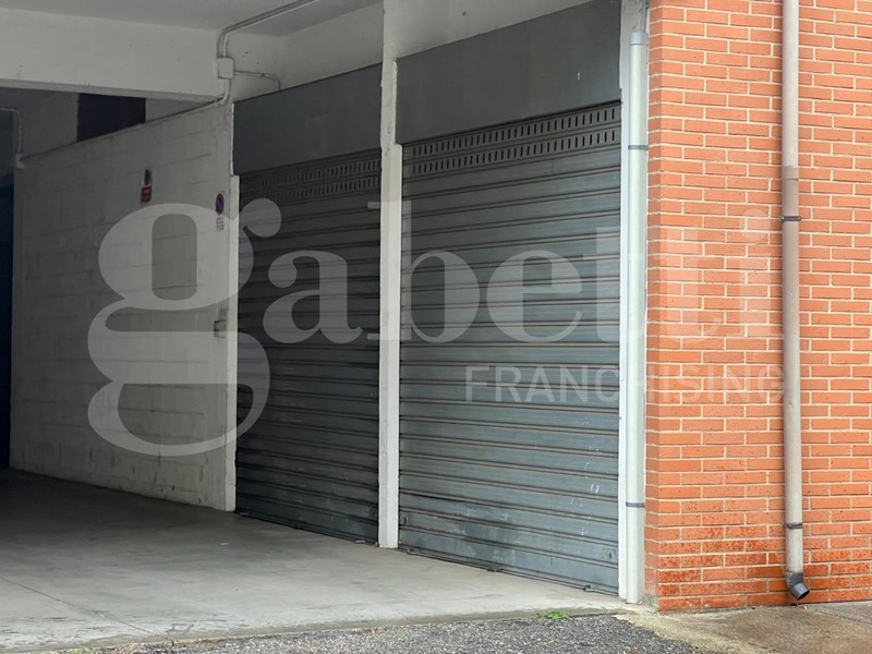 Box in Vendita a Cosenza, 15'000€, 17 m²