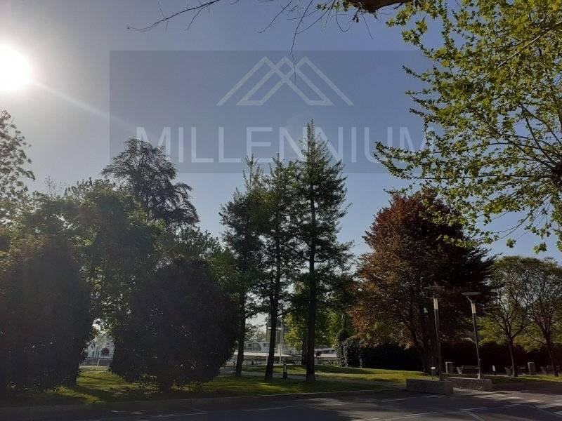 Attività commerciale in Vendita a Arona, 165'000&euro;, 180 m², arredato