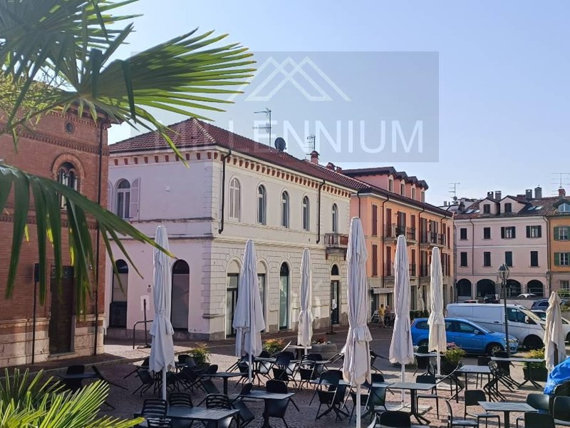 Ufficio in Vendita a Arona, 380'000&euro;, 110 m²