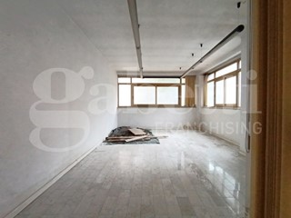 Appartamento in Vendita a Carrara, 147'000&euro;, 178 m²