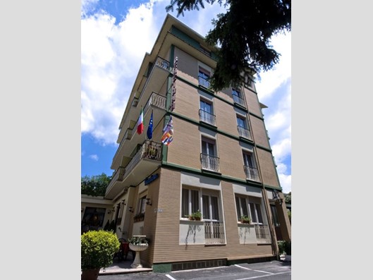 Attività commerciale in Vendita a Fiuggi, 1400 m²