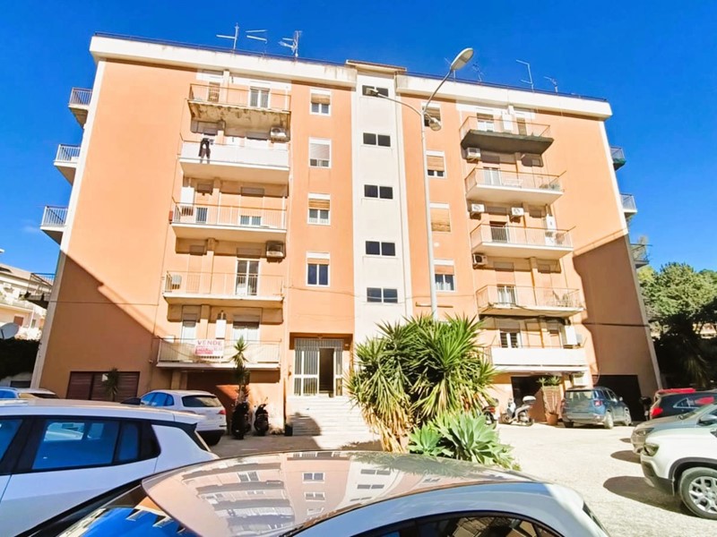 Appartamento in Vendita a Agrigento, 95'000€, 166 m²
