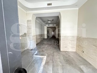 Negozio in Vendita a Roma, 595'000€, 160 m²