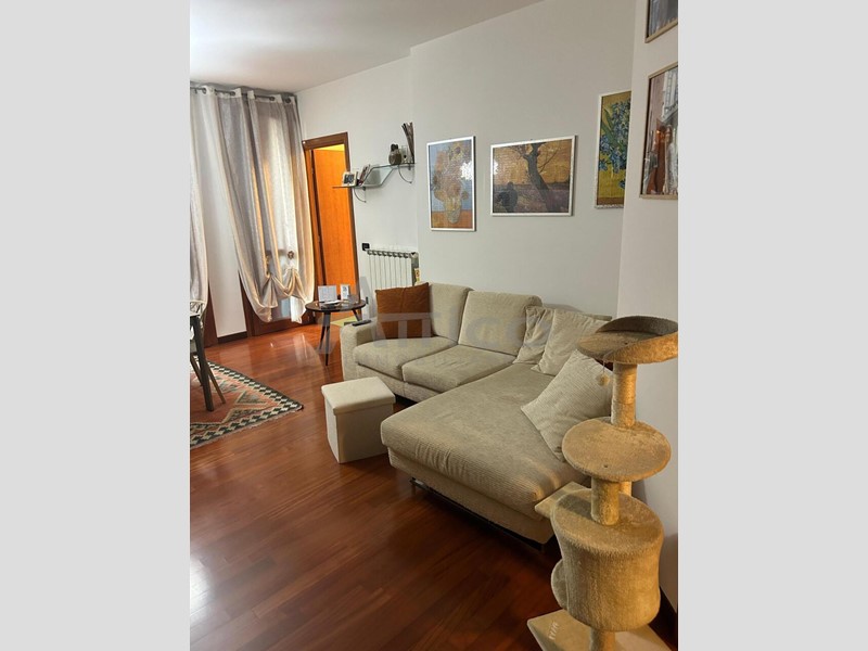 Appartamento in Vendita a Rovigo, zona Granzette, 160'000€, 85 m², arredato, con Box