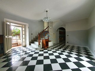 Casa Semi Indipendente in Vendita a Marcellinara, 190'000€, 330 m²