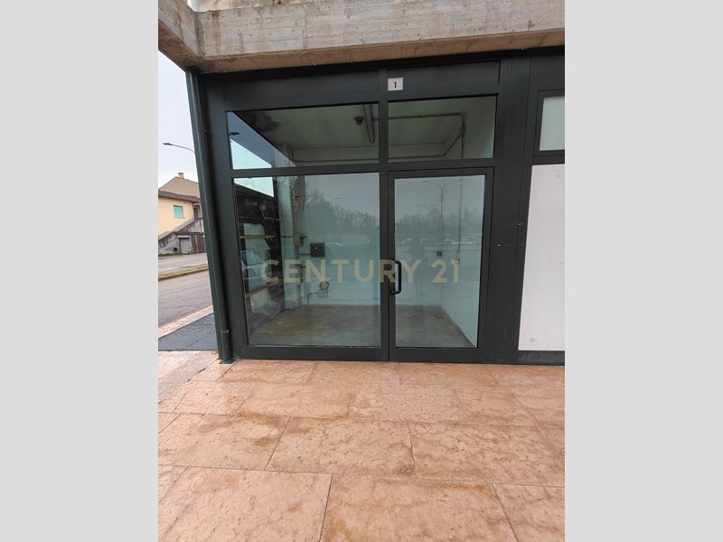 Immobile commerciale in Vendita a Bussolengo, 22'000&euro;, 10 m²