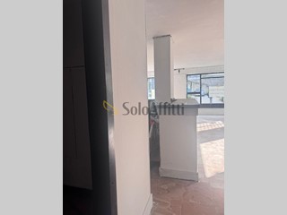 Capannone in Affitto a Pescara, zona Porta Nuova, 1'200&euro;, 140 m²