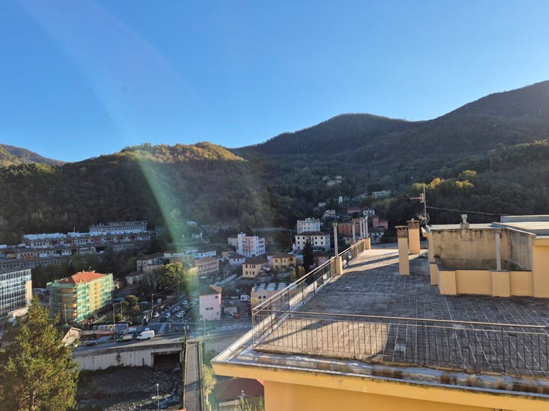 Appartamento in Vendita a Genova, zona Struppa, 118'000€, 83 m²