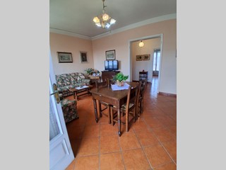 Appartamento in Vendita a Lucca, zona Sant'Anna, 170'000&euro;, 95 m², con Box