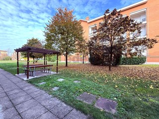 Trilocale in Vendita a Modena, 215'000€, 85 m², con Box