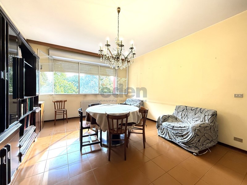 Quadrilocale in Vendita a Modena, zona Villaggio Giardino, 175'000€, 80 m², con Box
