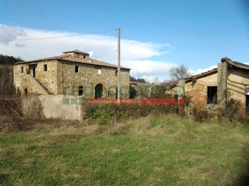 Casa Indipendente in Vendita a Collesalvetti, zona Torretta Vecchia, 195'000&euro;, 450 m²