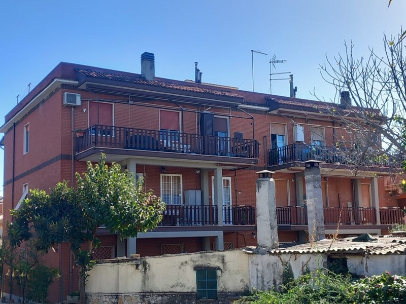 Quadrilocale in Vendita a Guidonia Montecelio, zona Villanova, 135'000€, 113 m²