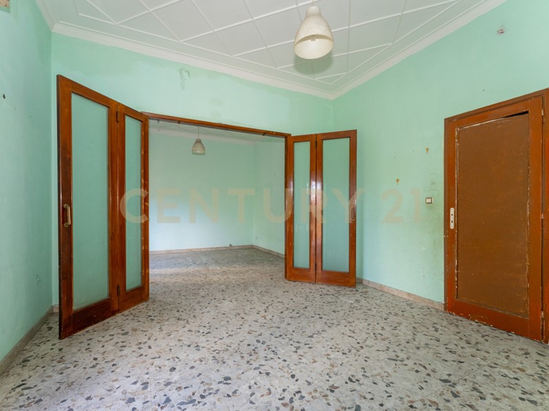 Appartamento in Vendita a Catania, 155'000€, 110 m², con Box