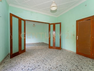 Appartamento in Vendita a Catania, 155'000€, 110 m², con Box