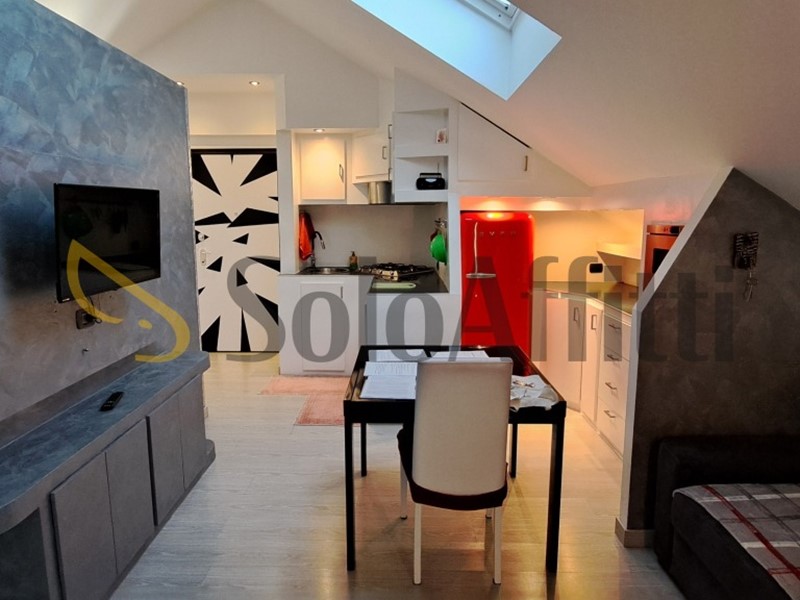 Monolocale in Affitto a Desio, 700€, 40 m², arredato