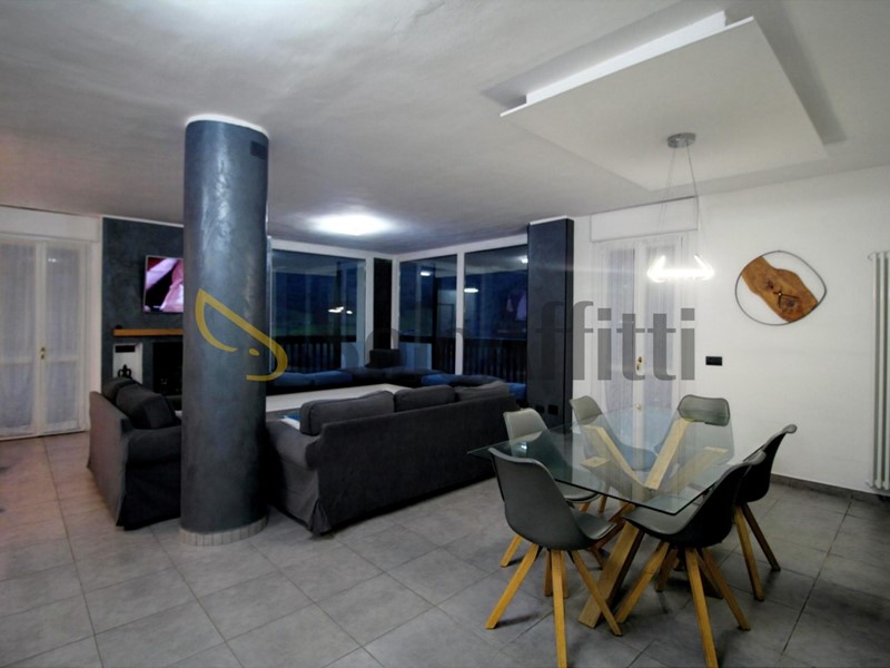 Quadrilocale in Affitto a Cremeno, 980€, 135 m², arredato, con Box