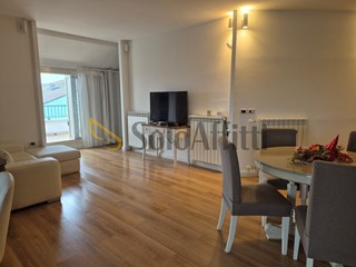 Trilocale in Affitto a Città Sant'Angelo, zona Marina, 500€, 84 m², arredato