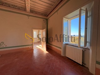 Trilocale in Affitto a Siena, zona Due Ponti, 1'000€, 90 m²
