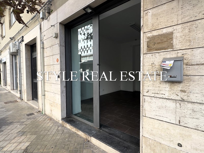 Negozio in Affitto a Siracusa, 450€, 44 m²