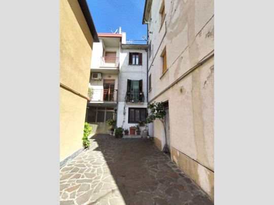 Villa in Vendita a Lama dei Peligni, 50'000&euro;, 175 m²