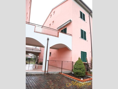 Bilocale in Vendita a Ameglia, 240'000&euro;, 81 m²