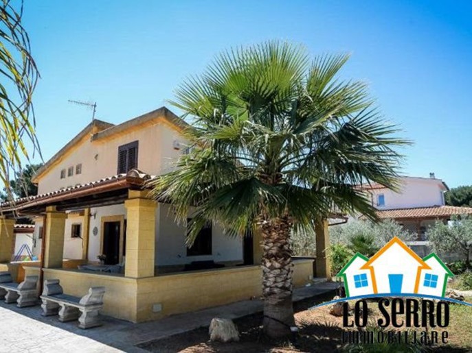 Villa in Vendita a Castelvetrano, 300'000&euro;, 160 m²