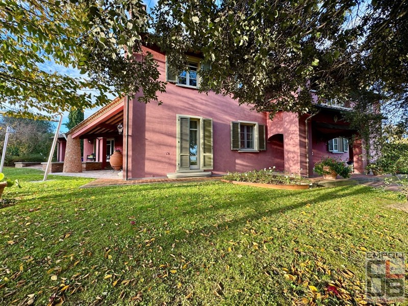 Villa in Vendita a Fucecchio, 1'600'000&euro;, 350 m²