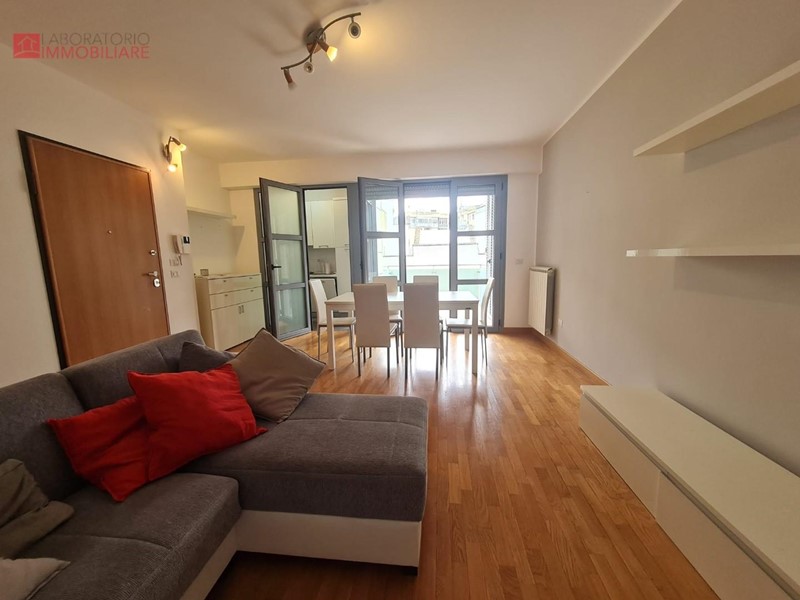 Trilocale in Affitto a Lecce, 750€, 81 m², arredato