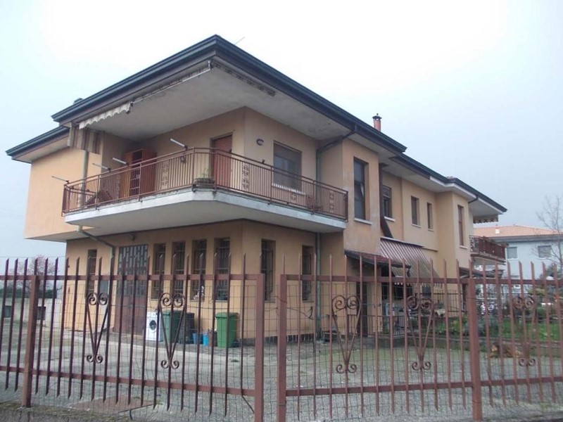 Appartamento in Vendita a Truccazzano, 118'500&euro;, 135 m²