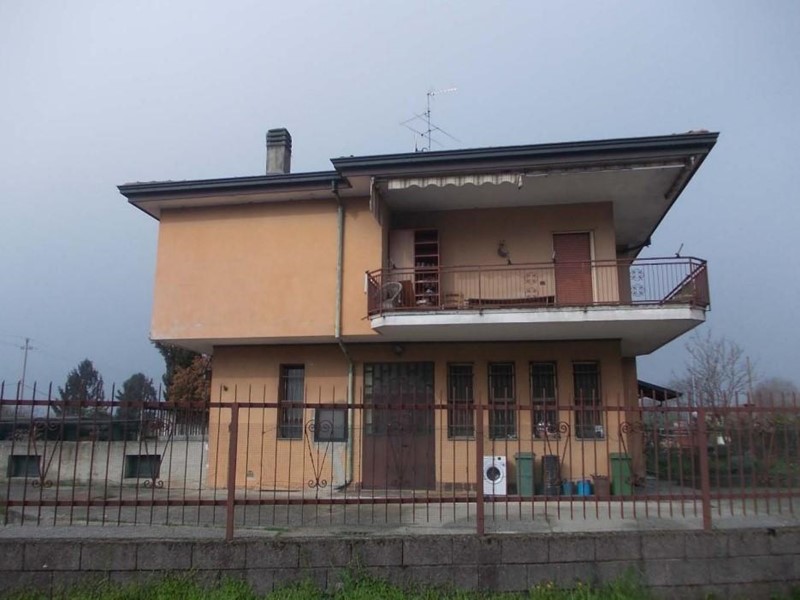 Quadrilocale in Vendita a Truccazzano, 71'250&euro;, 74 m²