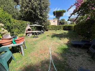 Quadrilocale in Vendita a Pisa, zona Tirrenia, 285'000€, 83 m², arredato, con Box