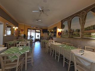 Immobile commerciale in Vendita a Capannori, zona Pieve San Paolo, 105'000&euro;, 205 m²