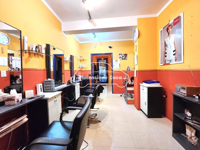 Immobile commerciale in Vendita a Lucca, zona Tempagnano di Lunata, 38'000€, 40 m²