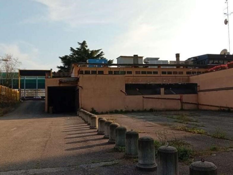 Laboratorio in Vendita a Peschiera Borromeo, 45'300&euro;, 164 m²