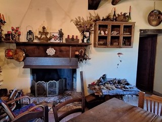 Casa Indipendente in Vendita a Fabbriche di Vergemoli, zona Vallico Sotto, 150'000&euro;, 200 m², arredato