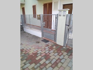 Appartamento in Vendita a Massa, zona Marina di Massa, 190'000€, 120 m², arredato