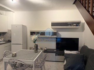 Quadrilocale in Vendita a Luni, zona Luni Mare, 180'000€, 80 m², arredato